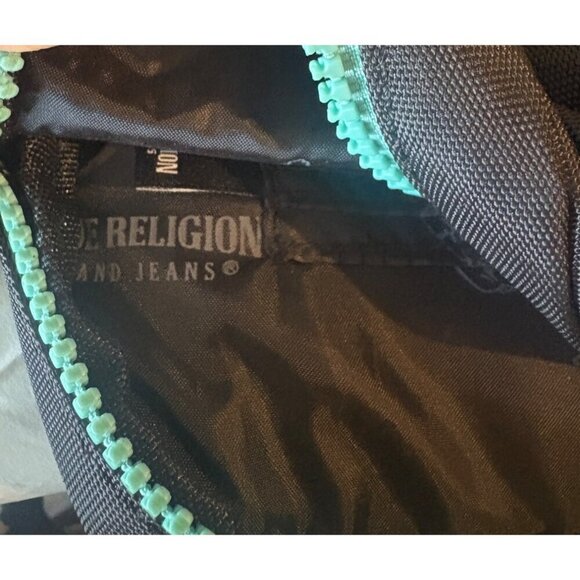 True Religion Black Crossbody Bag With Pink Logo & Adjustable Strap 7W X 9T X 9D - Picture 6 of 7